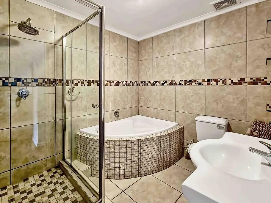 Apartment Self Check In-Family Home-4 Km From Blouberg Beach Cape Town